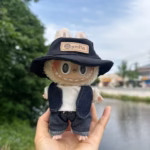 Ramp up your 17cm Labubu doll’s ensemble with the Designer Luxury Set custom-tailored just for boy plush royalty - Image 5