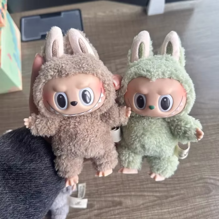 Introducing: the 1:1 Clone Monster Labubu lineup—vinyl figure, mini bag, keychain, and pint-sized art gift - Image 4