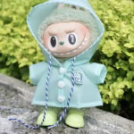 The 15/17cm Labubu V1/2/3 Raincoat Hoodie set is the ultimate snuggle-meets-stylish outfit your tiny besties need! These Labubu-branded raincoat hoodies - Image 4