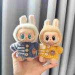 This cute little Bear Label Scarf and Hat Set makes any 17cm plush doll party-ready, and it’s the perfect finishing touch for displays - Image 5