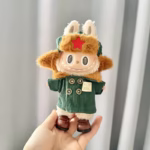 Celebrating legendary style in miniature, this DIY set outfits 17cm Labubu dolls in an army green coat and red star hat inspired by cultural icons - Image 4