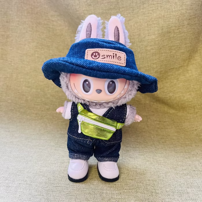 Ramp up your 17cm Labubu doll’s ensemble with the Designer Luxury Set custom-tailored just for boy plush royalty - Image 2