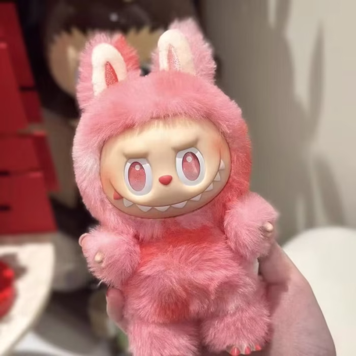 Turn up the excitement with the MONSTERS High Energy Ahead Surprise Box, featuring the newest vinyl plush toys and a matching pendant blind-box gift - Image 2